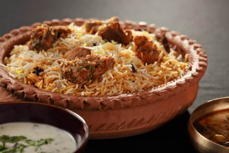 Pressure cooker lamb kacchi biryani